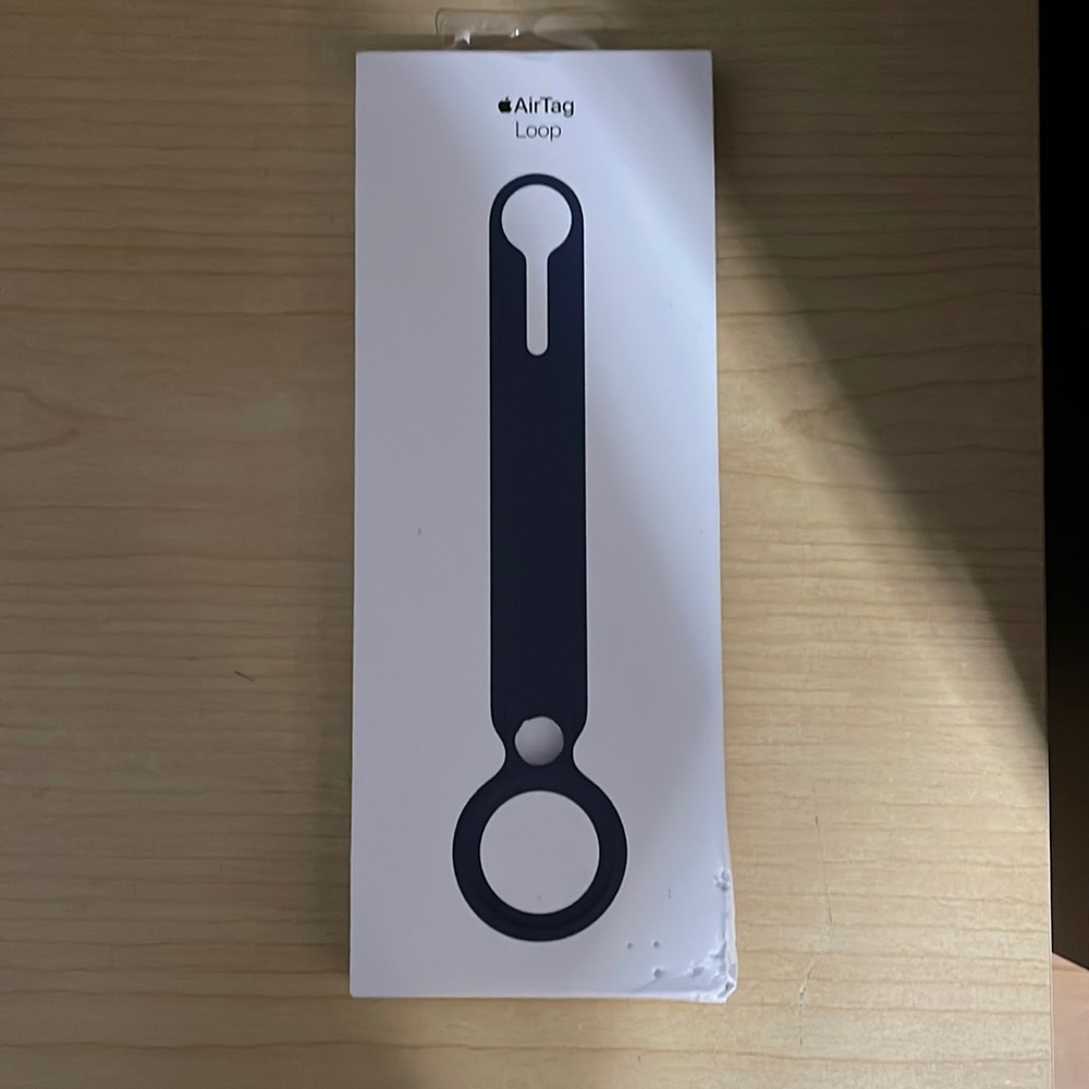 Apple AirTag loop